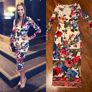 Like New Fitted Dress w/Lining in mint condition Size Small